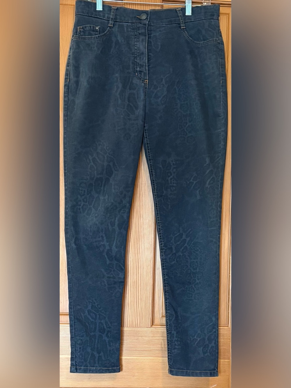 Olsen “Mona” Hi-Waist Straight Slim Cut Leg Power Stretch Tonal Animal Print(10) - Picture 7 of 9